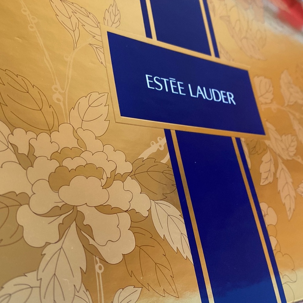 Estée Lauder Youth Dew Perfume Set. - Picture 2 of 6